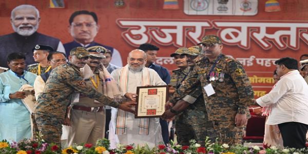 केन्द्रीय मंत्री अमित शाह ने मप्र के पुलिस अधिकारियों को किया सम्मानित