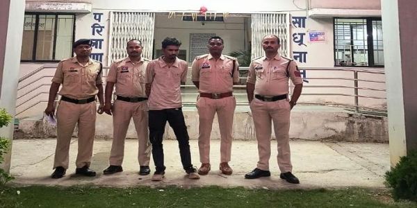 बलरामपुर : गढ़वा से अंबिकापुर ले जाई जा रही नशीले इंजेक्शन की खेप जब्त, एक आरोपित गिरफ्तार