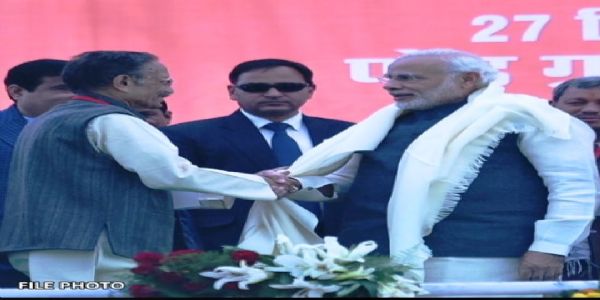 प्रधानमंत्री नरेन्द्र मोदी और उत्तराखंड के पूर्व मुख्यमंत्री भुवन चंद्र खंडूरी (फाइल फोटो) प्रधानमंत्री नरेन्द्र मोदी और उत्तराखंड के पूर्व मुख्यमंत्री भुवन चंद्र खंडूरी (फाइल फोटो)