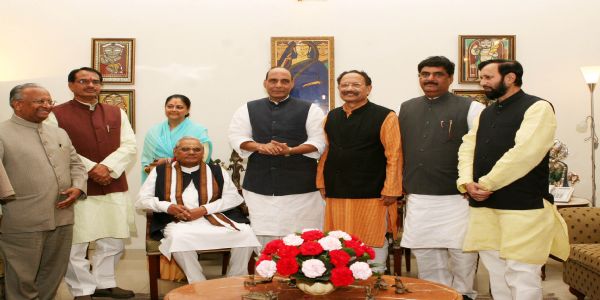 यादे शेष : पूर्व प्रधानमंत्री अटल बिहारी वाजपेई के साथ बीसी खंडूडी । फाइल फाेटाे यादे शेष : पूर्व प्रधानमंत्री अटल बिहारी वाजपेई के साथ बीसी खंडूडी । फाइल फाेटाे