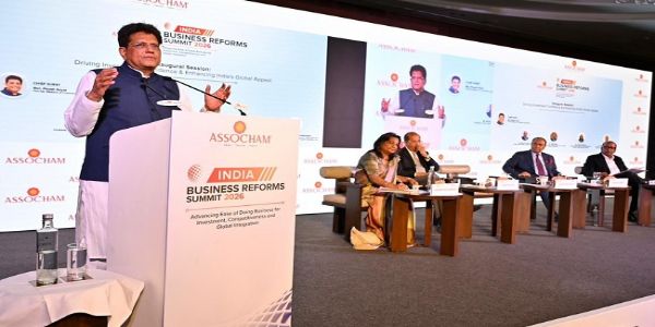 एसोचैम के कार्यकम को संबोधित करते केंद्रीय वाणिज्य एवं उद्योग मंत्रालय एसोचैम के कार्यकम को संबोधित करते केंद्रीय वाणिज्य एवं उद्योग मंत्रालय