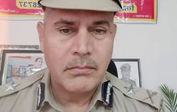 शादी का झांसा देकर सीनियर आईपीएस ने महिला से किया दुष्कर्म