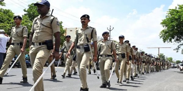पुडुचेरी में सुरक्षा ड्यूटी के लिए भारी संख्या में पुलिस बल तैनात!