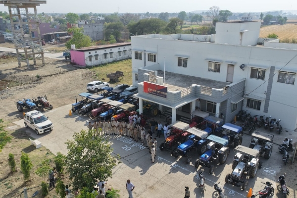 उज्जैन पुलिस ने ट्रैक्टर की धोखाधड़ी करने वाले गिरोहों का किया भंडाफोड़