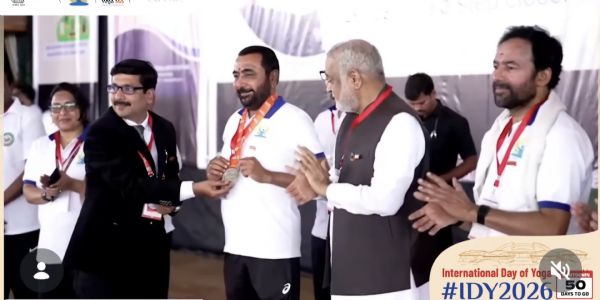 हैदराबद में बना योगा रिकॉर्ड