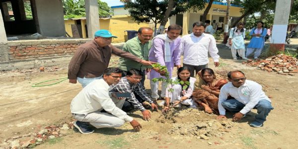 बालिकाओं को प्रकृति की रक्षा के लिया आगे आने का समयः डॉ अमित