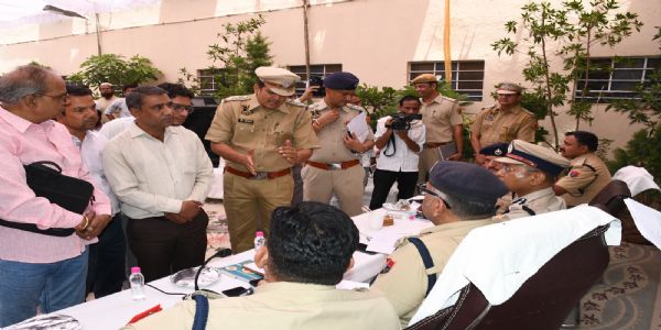 जयपुर पुलिस कमिश्नर ने आमेर थाने में जनसुनवाई कर परिवादियों को दी राहत