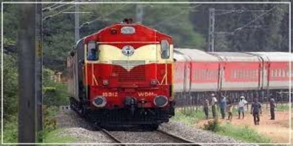 रेलवे ने तीन और छह मई को कई ट्रेनों को किया रद्द