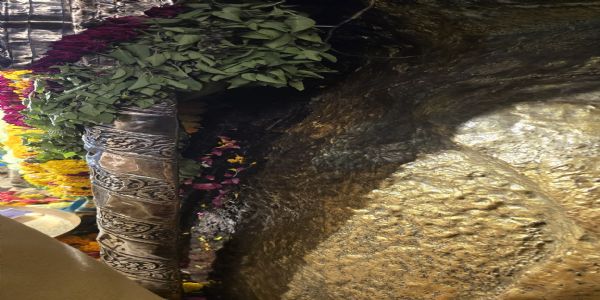 अष्टभुजा मंदिर में रहस्यमयी पानी का रिसाव, श्रद्धालुओं में चर्चा तेज