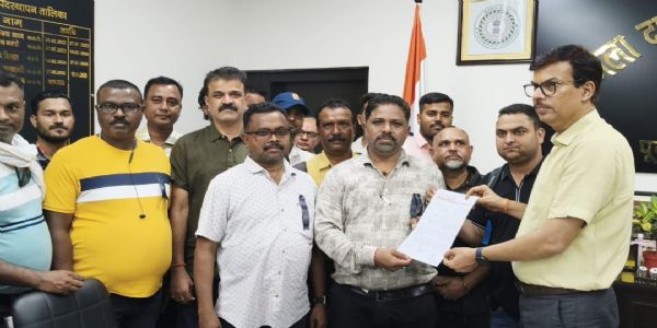 हजारीबाग में पत्रकारों के साथ दुर्व्यवहार के विरोध में जमशेदपुर प्रेस क्लब का प्रदर्शन