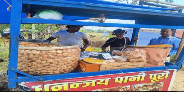 स्ट्रीट फूड वेंडर्स की जांच में कई जगह मिली गंदगी