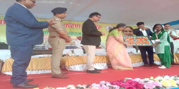 लोहरदगा में मेगा विधिक सशक्तिकरण शिविर, न्यायमूर्ति ने शिक्षा व पर्यावरण संरक्षण पर दिया जोर