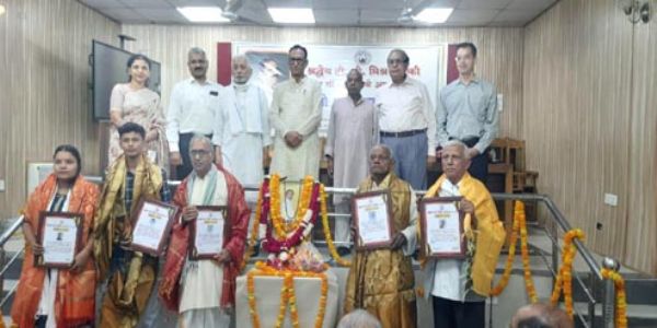 प्रखर ट्रेड यूनियन नेता स्व. टीपी मिश्र की 87वीं जयंती पर ‘त्रिवेणी गौरव सम्मान’ समारोह