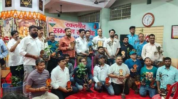 रक्तवीरों को किया सम्मानित
