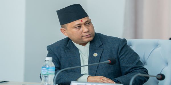 नेपाल के विदेश मंत्री शिशिर खनाल