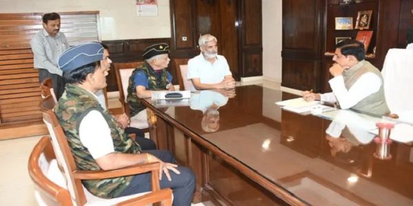 मुख्यमंत्री ने मिले ट्विशा के परिजन मुख्यमंत्री ने मिले ट्विशा के परिजन