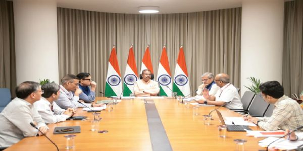 केंद्रीय शिक्षा मंत्री धर्मेंद्र प्रधान बुधवार को नीट-यूजी की पुनर्परीक्षा को लेकर बैठक करते हुए केंद्रीय शिक्षा मंत्री धर्मेंद्र प्रधान बुधवार को नीट-यूजी की पुनर्परीक्षा को लेकर बैठक करते हुए