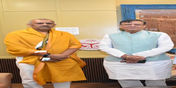 विधायक निधि के शिलान्यास विवाद को लेकर विधानसभा अध्यक्ष से मिले अमिताभ बाजपेयी