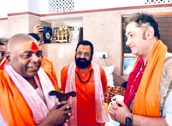 चर्चा के दौरान चर्चा के दौरान