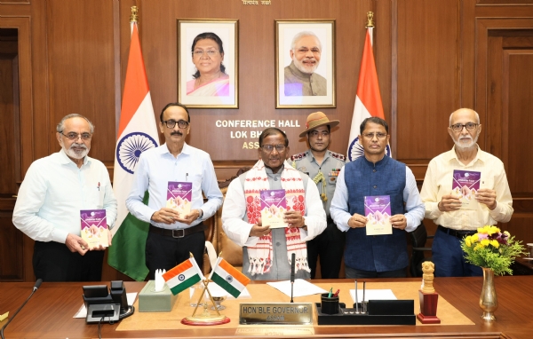 डायबिटिक फुट केयर पर आधारित पुस्तक का राज्यपाल लक्ष्मण प्रसाद आचार्य लोकार्पण करते हुए। डायबिटिक फुट केयर पर आधारित पुस्तक का राज्यपाल लक्ष्मण प्रसाद आचार्य लोकार्पण करते हुए।