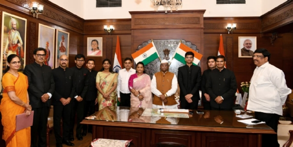 राज्यपाल से भारतीय प्रशासनिक सेवा के वर्ष 2025 बैच के प्रशिक्षु अधिकारियों ने की मुलाकात राज्यपाल से भारतीय प्रशासनिक सेवा के वर्ष 2025 बैच के प्रशिक्षु अधिकारियों ने की मुलाकात