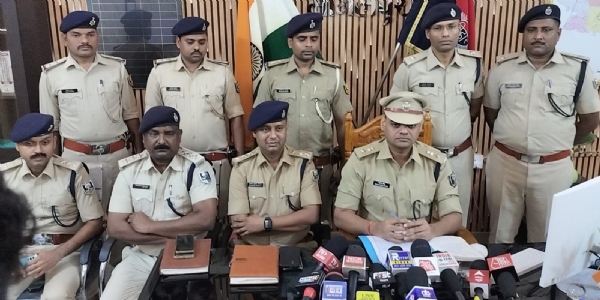 जानकारी देते सिटी एसपी जानकारी देते सिटी एसपी
