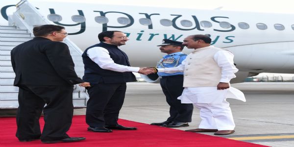 साइप्रस के राष्ट्रपति का दिल्ली में स्वागत करते मंत्री अजय टमटा