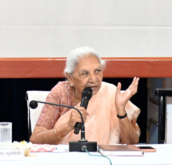 राज्यपाल आनंदीबेन पटेल की अध्यक्षता में महात्मा ज्योतिबा फुले रुहेलखंड विश्वविद्यालय, बरेली से सम्बद्ध महाविद्यालयों के समीक्षा बैठक एवं प्रस्तुतीकरण सम्पन्न हुआ