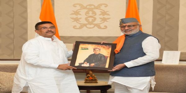 उपराष्ट्रपति राधाकृष्णन और पश्चिम बंगाल के मुख्यमंत्री सुवेंदु अधिकारी एक साथ मौजूद। उपराष्ट्रपति राधाकृष्णन और पश्चिम बंगाल के मुख्यमंत्री सुवेंदु अधिकारी एक साथ मौजूद।