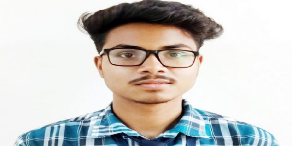 सांदीपनि विद्यालय के कक्षा 12वीं के छात्र मयंक मात्रे सांदीपनि विद्यालय के कक्षा 12वीं के छात्र मयंक मात्रे