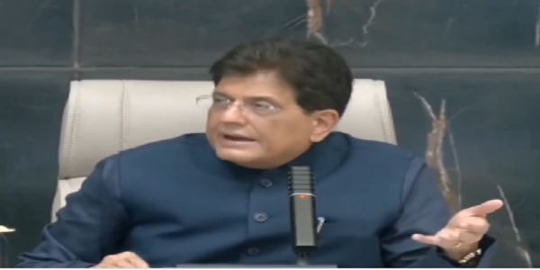 प्रेसवार्ता को संबोधित करते हुए वाणिण्ज्य एवं उद्योग मंत्री पीयूष गोयल प्रेसवार्ता को संबोधित करते हुए वाणिण्ज्य एवं उद्योग मंत्री पीयूष गोयल