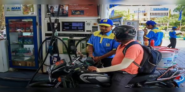 पेट्रोल-डीजल के लोगो का प्रतीकात्मक चित्र पेट्रोल-डीजल के लोगो का प्रतीकात्मक चित्र