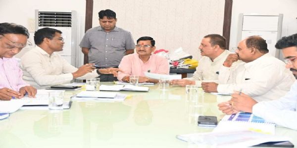 केन्द्रीय मंत्री साहू ने की जबलपुर के विकास के कार्यों की समीक्षा