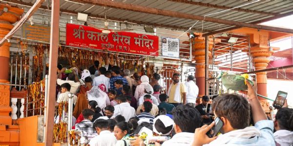 उज्जैन के कालभैरव में 500 रुपए के शीघ्र दर्शन से 5 दिन में 25 लाख की आय