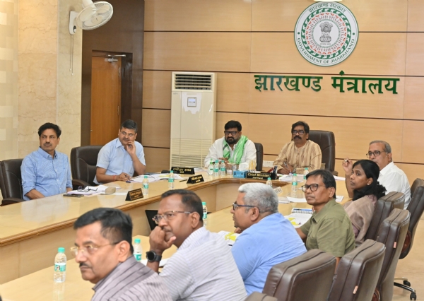 मुख्यमंत्री सहित अन्य मुख्यमंत्री सहित अन्य