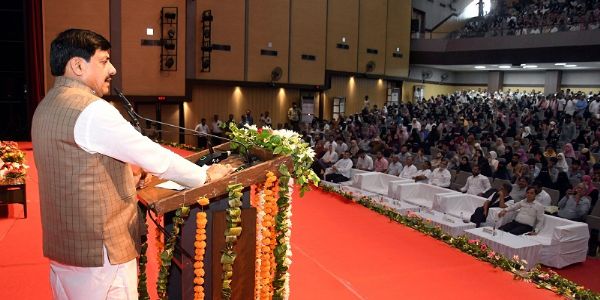 मप्र वक्फ बोर्ड के कार्यक्रम को संबोधित करते हुए मुख्यमंत्री मप्र वक्फ बोर्ड के कार्यक्रम को संबोधित करते हुए मुख्यमंत्री