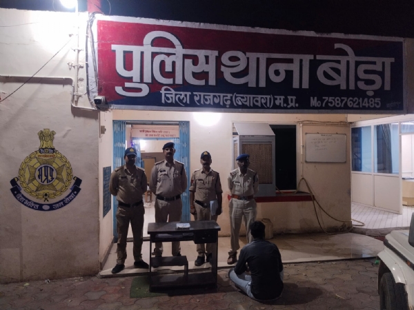 नकदी चोरी करने वाला आरोपित गिरफ्तार नकदी चोरी करने वाला आरोपित गिरफ्तार