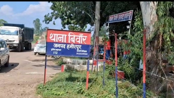 खेत में लगे नीम के पेड़ में युवक का शव झूलता मिला खेत में लगे नीम के पेड़ में युवक का शव झूलता मिला