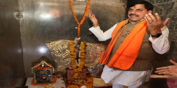 मुख्यमंत्री डॉ. मोहन यादव ने धार में भोजशाला मे पूजा अर्चना की मुख्यमंत्री डॉ. मोहन यादव ने धार में भोजशाला मे पूजा अर्चना की