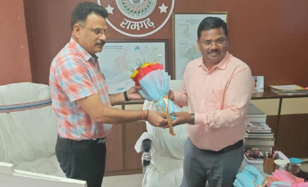 प्रभार ग्रहण करते एसडीओ प्रभार ग्रहण करते एसडीओ
