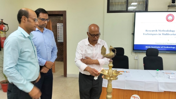 कार्यक्रम में मौजूद अतिथियों सहित अन्य कार्यक्रम में मौजूद अतिथियों सहित अन्य