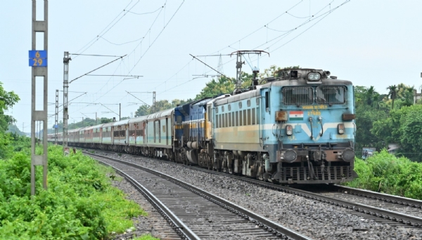 भारतीय ट्रेन भारतीय ट्रेन