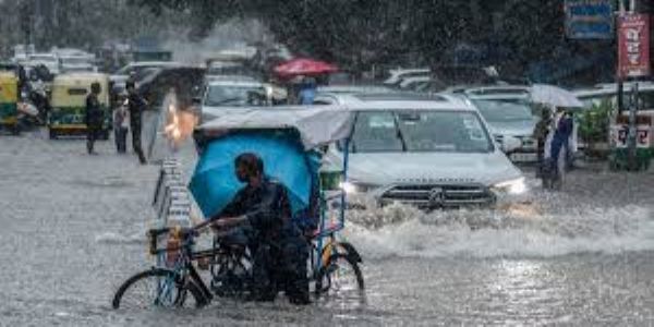 पूरे देश में भारी वर्षा होने का अलर्ट।