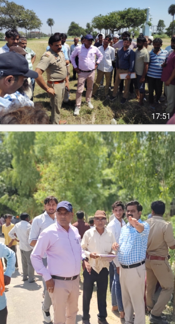 घटनास्थल पर मौजूद लोग व पुलिस