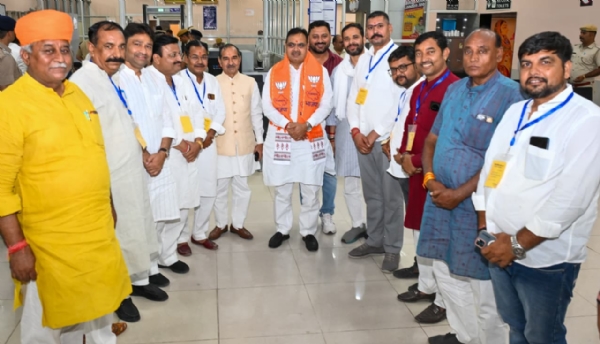 मुख्यमंत्री भजनलाल शर्मा बीकानेर दौरे के बाद जयपुर के लिए हुए रवाना मुख्यमंत्री भजनलाल शर्मा बीकानेर दौरे के बाद जयपुर के लिए हुए रवाना