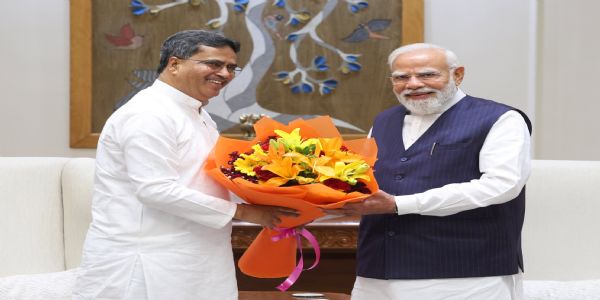 त्रिपुरा के मुख्यमंत्री माणिक साहा मंगलवार को नई दिल्ली में प्रधानमंत्री नरेन्द्र मोदी से मुलाकात के दौरान त्रिपुरा के मुख्यमंत्री माणिक साहा मंगलवार को नई दिल्ली में प्रधानमंत्री नरेन्द्र मोदी से मुलाकात के दौरान