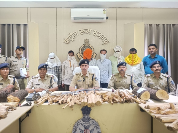 पुलिस अधीक्षक  ने  प्रेसवार्ता में खुलासा करते हुए बताया