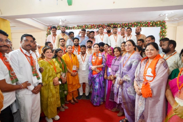 पदमपुरा प्रशिक्षण शिविर में दीया कुमारी का आह्वान: योजनाओं का लाभ अंतिम व्यक्ति तक पहुंचाएं पदमपुरा प्रशिक्षण शिविर में दीया कुमारी का आह्वान: योजनाओं का लाभ अंतिम व्यक्ति तक पहुंचाएं