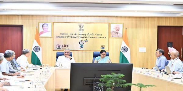 दिल्ली में प्रदूषण पर उच्च स्तरीय बैठक में केन्द्रीय मंत्री भूपेन्द्र यादव दिल्ली में प्रदूषण पर उच्च स्तरीय बैठक में केन्द्रीय मंत्री भूपेन्द्र यादव