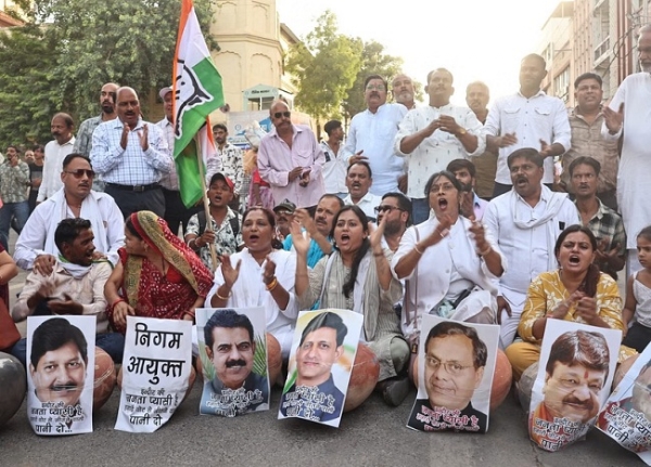 इंदौर में कांग्रेस का प्रदर्शन इंदौर में कांग्रेस का प्रदर्शन